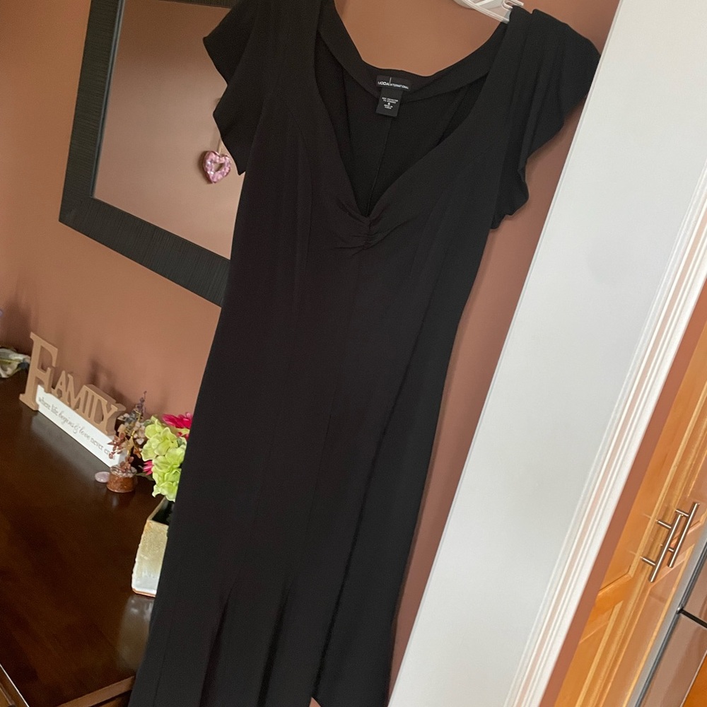 Moda international black dress